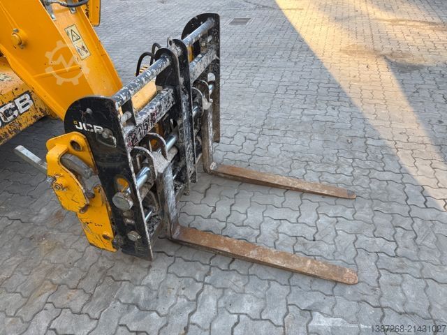 Telehandler JCB 540-140 / 2021 BJ / 14M / 2.947 H