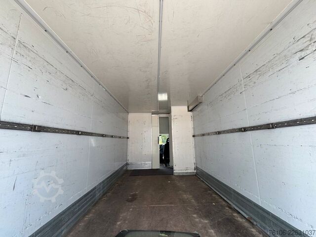 Box van IVECO Daily 70C18 Hi-Matic Koffer mit Ladebordwand