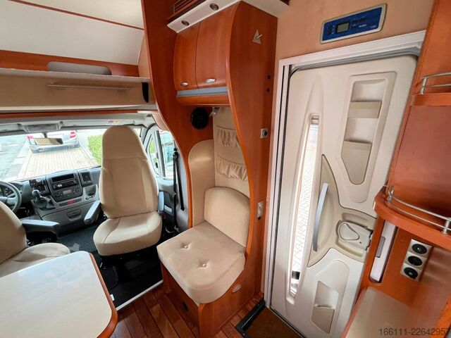 Alkoven Wohnmobil HOBBY AK 615 KLC - Etagenbetten - Klima - Garage -