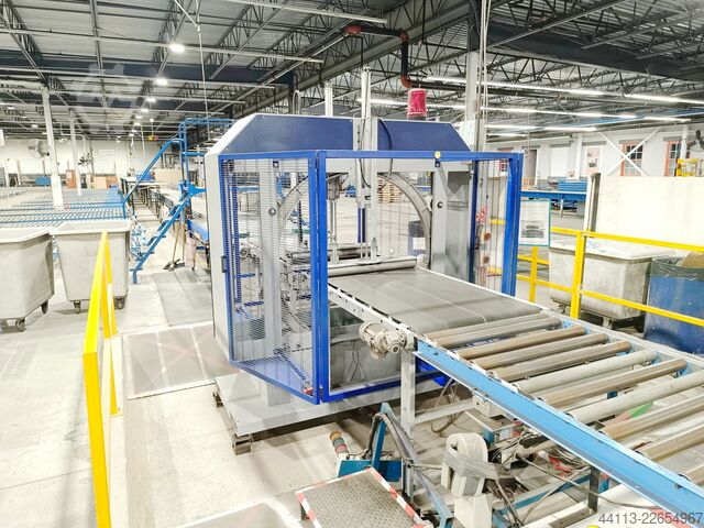Verpackungslinie mit Karton ROBOPAC + AUTOMATECH + KUKA ROBOPAC, Model Orbit 12