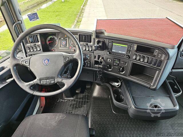 Chassis with cab SCANIA R450