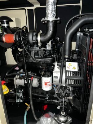 NWC77 emergency generator Newpower Generator Stromaggregat Cummins NWC77 Notstromaggregat mit Schallschutz