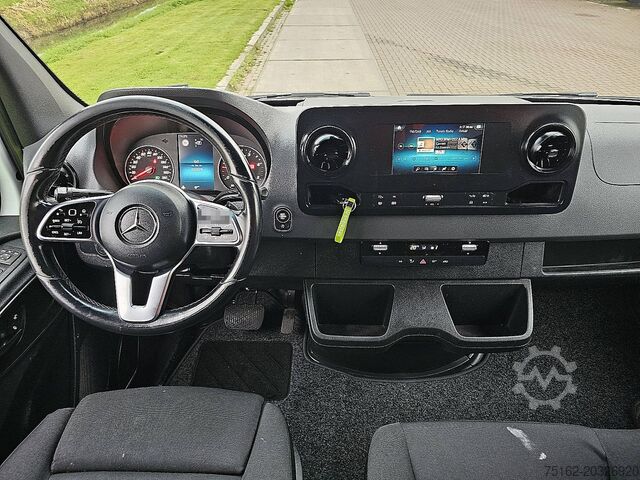 High-roof van MERCEDES-BENZ SPRINTER 211 L2H2 Dubbel Cabine!