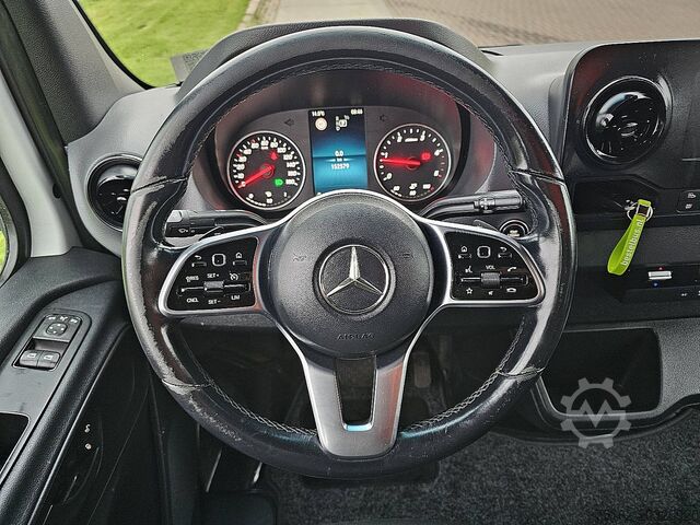 High-roof van MERCEDES-BENZ SPRINTER 211 L2H2 Dubbel Cabine!