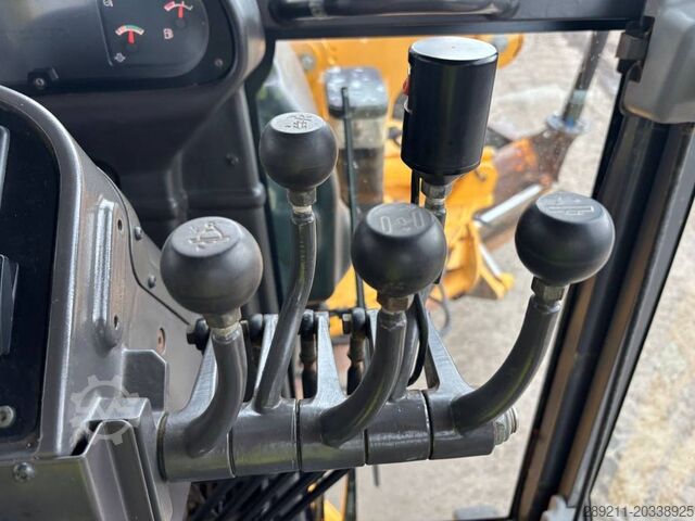 Grader Volvo G 946 AWD (CE Certified / New Engine)