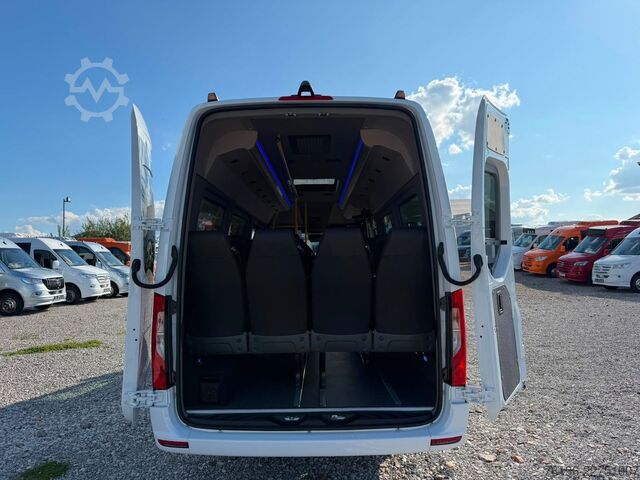 City bus MERCEDES-BENZ Sprinter 16+27 Mittelniederflur Linien Rollstuhl