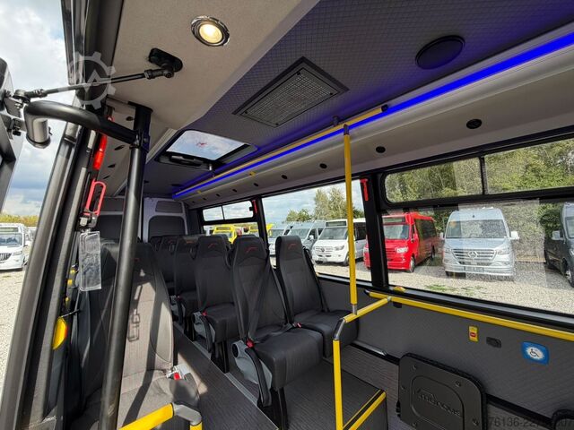 City bus MERCEDES-BENZ Sprinter 16+27 Mittelniederflur Linien Rollstuhl