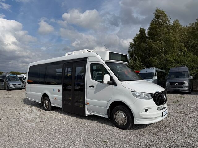 City bus MERCEDES-BENZ Sprinter 16+27 Mittelniederflur Linien Rollstuhl