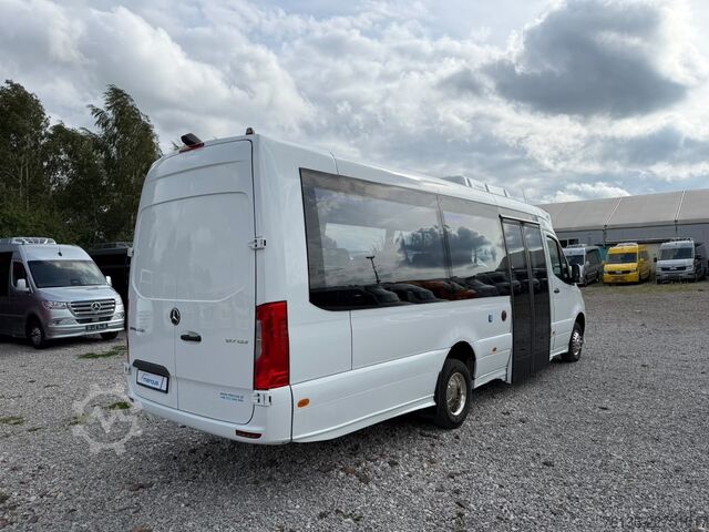 City bus MERCEDES-BENZ Sprinter 16+27 Mittelniederflur Linien Rollstuhl
