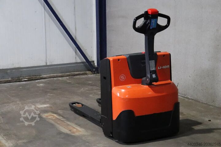 Pallet truck BT LWE140