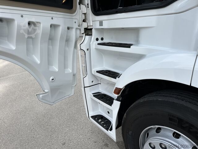 Standard road tractor Mercedes-Benz Actros 2551