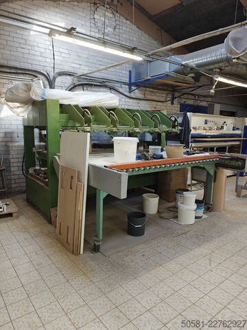 Solid wood press Societa Italiana Macchine 