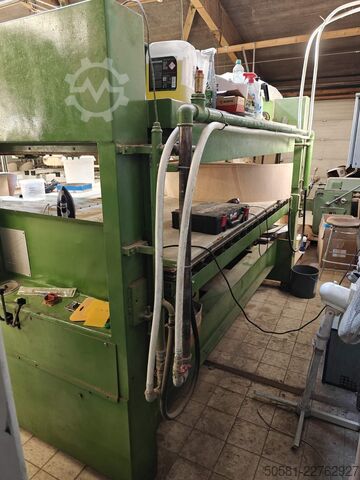 Solid wood press Societa Italiana Macchine 