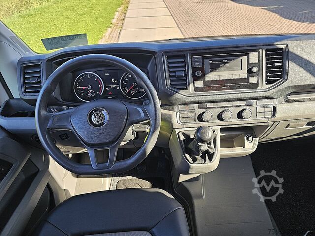 Loading platform VW CRAFTER 35 2.0 L4 Dub-Cab Trekhaak