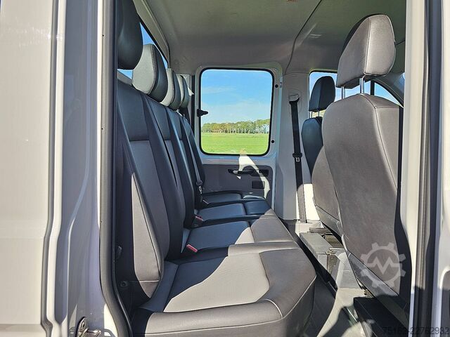 Loading platform VW CRAFTER 35 2.0 L4 Dub-Cab Trekhaak