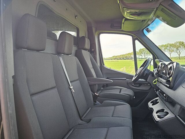 High-roof van MERCEDES-BENZ SPRINTER 317 L2H2 LED Mbux10 Navi