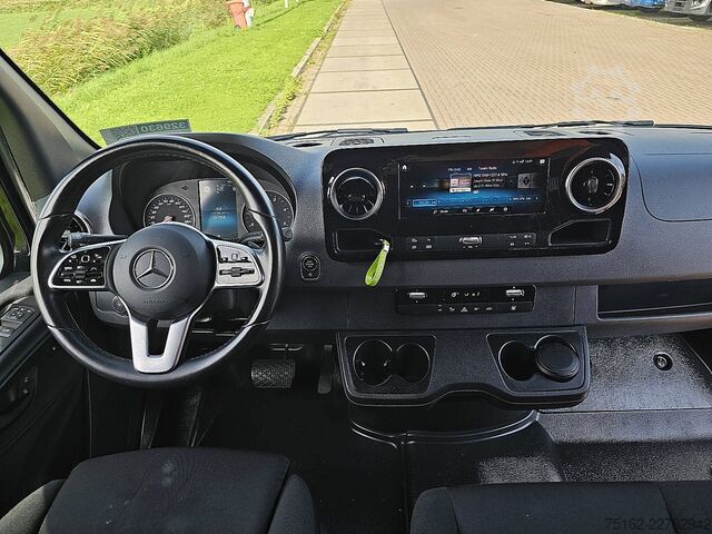 High-roof van MERCEDES-BENZ SPRINTER 317 L2H2 LED Mbux10 Navi