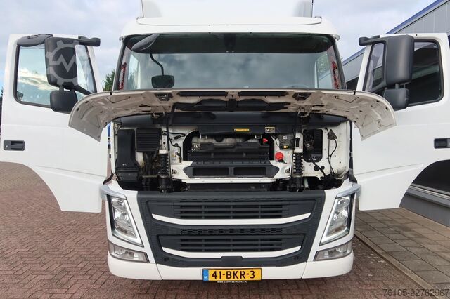 Box body Volvo FM 330 Bakwagen + DHollandia 1500 kg