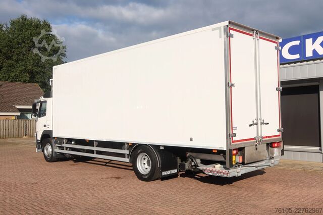 Box body Volvo FM 330 Bakwagen + DHollandia 1500 kg