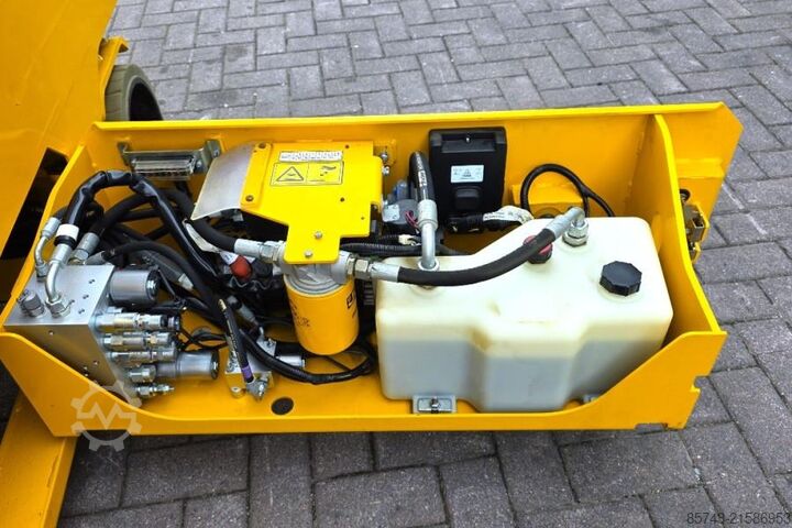 Scherenhebebühne JCB S4046E Valid inspection, *Guarantee! 12m Working H