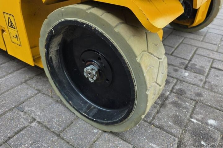 Scherenhebebühne JCB S4046E Valid inspection, *Guarantee! 12m Working H