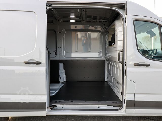 Minibus Maxus DELIVER 9