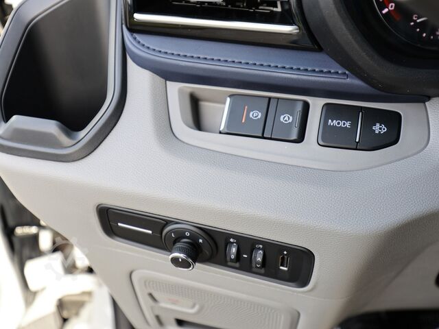 Minibus Maxus DELIVER 9