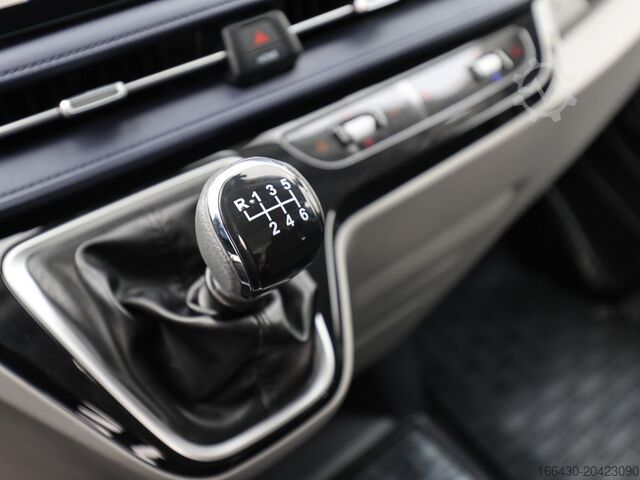 Panel van Maxus DELIVER 9