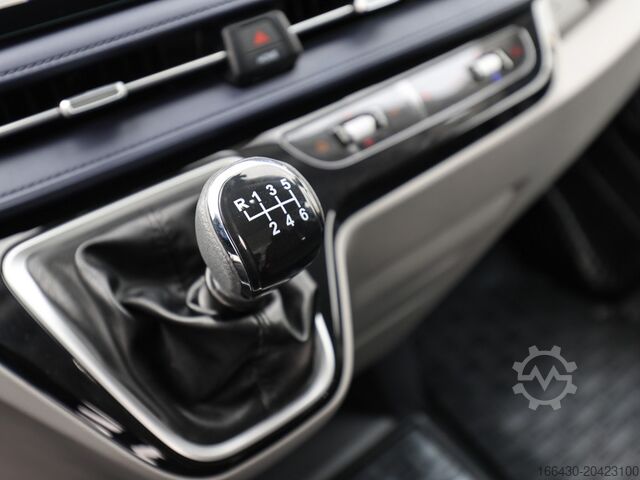 High top van Maxus DELIVER 9