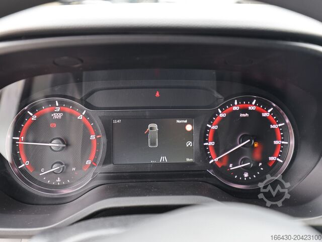 High top van Maxus DELIVER 9