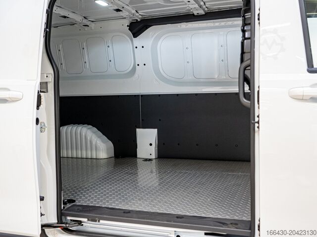 Panel van Maxus DELIVER 7