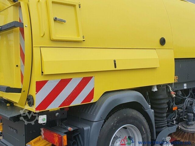 Kehrmaschine Mercedes-Benz Atego 1524 Bucher Johnston VS650 Deutsches Gerät