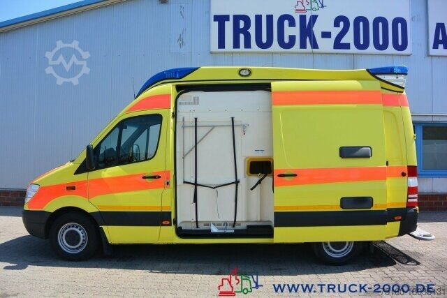 Feuerwehrfahrzeug Mercedes-Benz Sprinter 316 RTW Ambulance Mobile Delfis Rettung