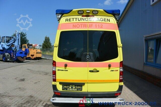 Feuerwehrfahrzeug Mercedes-Benz Sprinter 316 RTW Ambulance Mobile Delfis Rettung