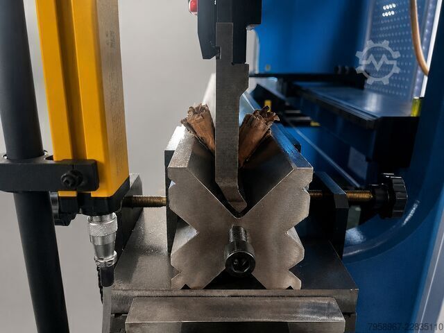 HYDRAULIC CNC SERVO PRESS BRAKE 4 AXES Metal Technics Polska MTP-3212 MTP 125X3200