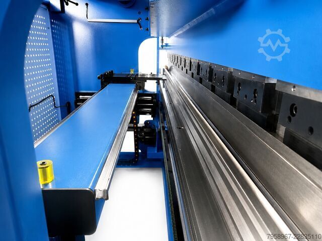 HYDRAULIC CNC SERVO PRESS BRAKE 4 AXES Metal Technics Polska MTP-3212 MTP 125X3200