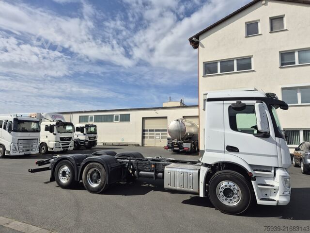 LKW-Fahrgestell Mercedes Benz Antos 2543 6x2