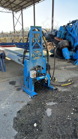Debarking machine