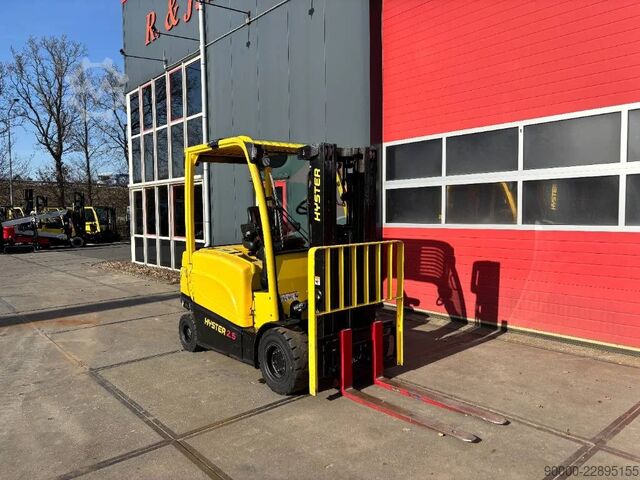 Forklift Hyster J2.5 XN 2500kg E- heftruck triplo