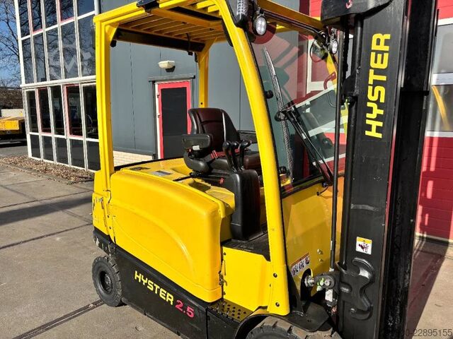 Forklift Hyster J2.5 XN 2500kg E- heftruck triplo