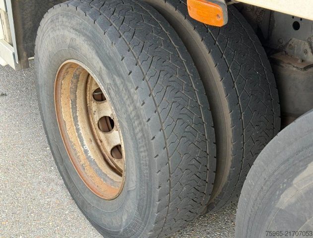 Refrigerated truck DAF XF 105.460 SSC EURO 5 ISOLATED BOX THERMO KING C