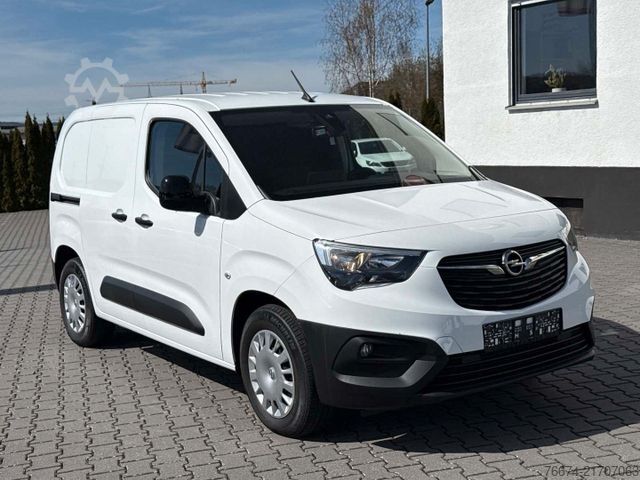 Panel van OPEL Combo E Cargo - e Edition 50Kwh 11kW Kamera AHK