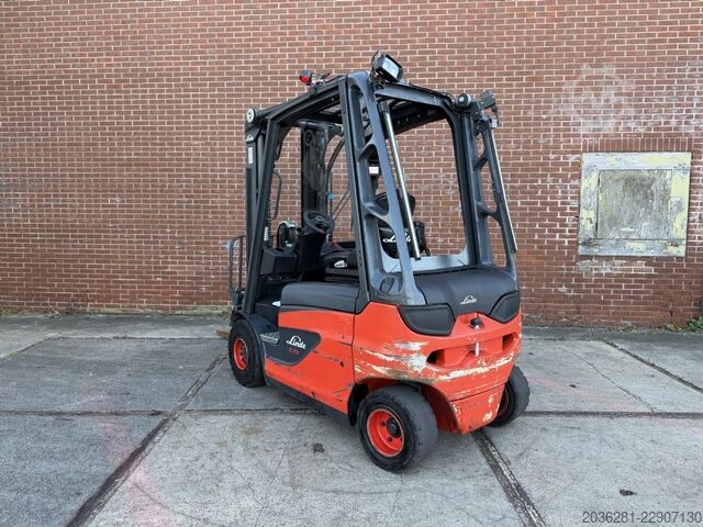 Elektro 4 Rad-Stapler Linde E25-01
