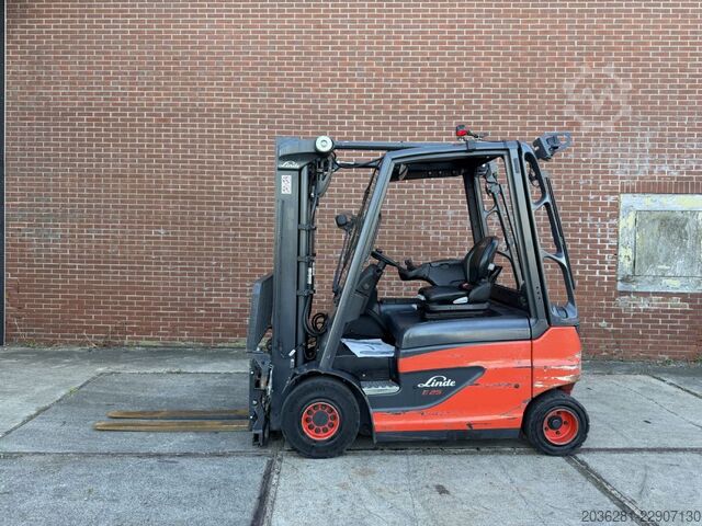 Elektro 4 Rad-Stapler Linde E25-01
