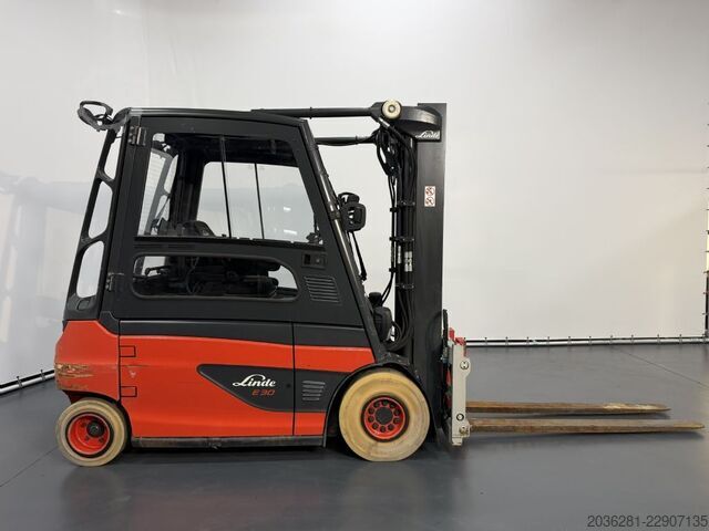 Elektro 4 Rad-Stapler Linde E30L-01