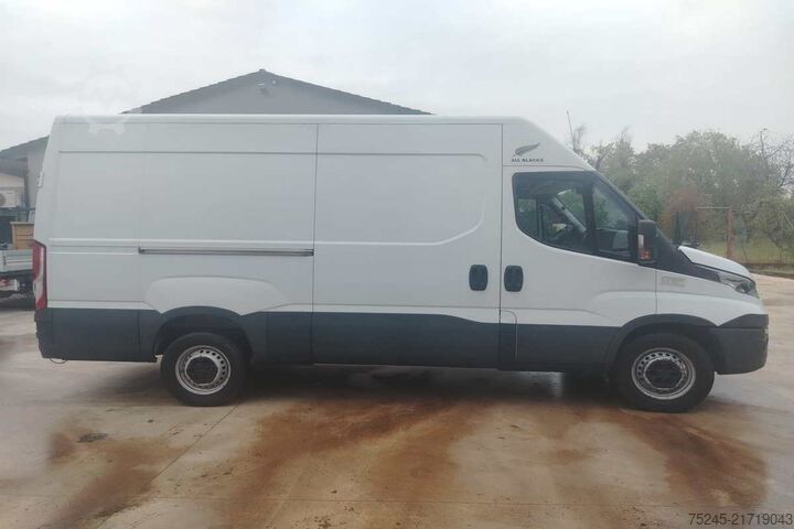 Box van Iveco DAILY 35S 15 2.3 HDI PMTM