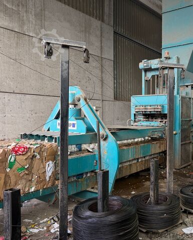 Channel baling press Paal Konti 325 G