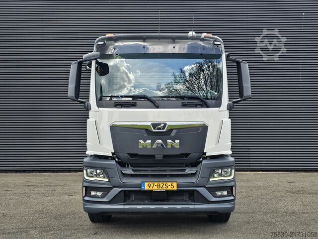 Chassis with cab MAN TGS 35.440 8x4-4 BL CH / CHASSIS / PTO