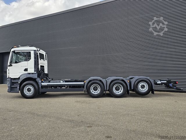 Chassis with cab MAN TGS 35.440 8x4-4 BL CH / CHASSIS / PTO