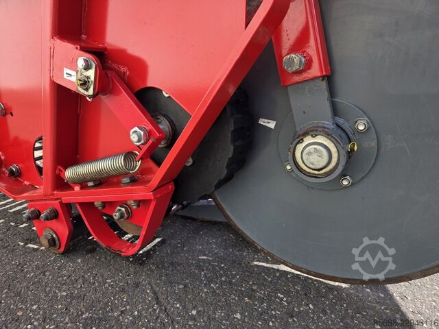 Unia Wega 1600 Duo potato harvester 2 rows with double web conveyor UNIA Wega 1600 Duo